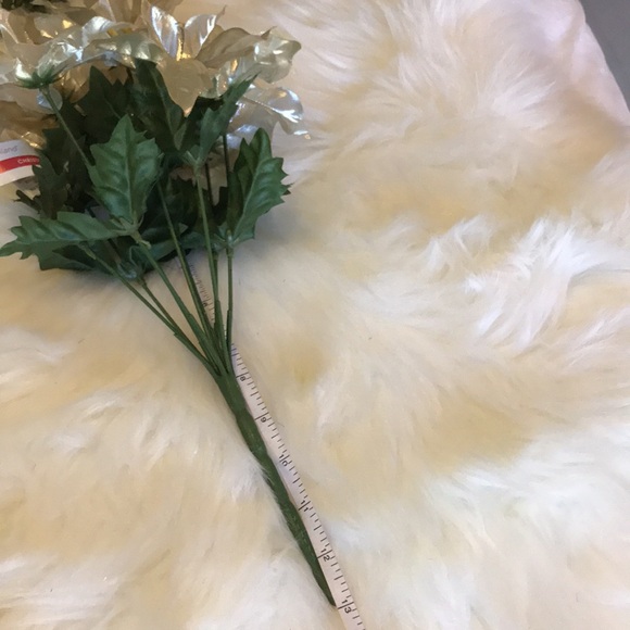 Bundle of 14 Champagne and silver Poinsettia bush. Almost new condition - Picture 6 of 11